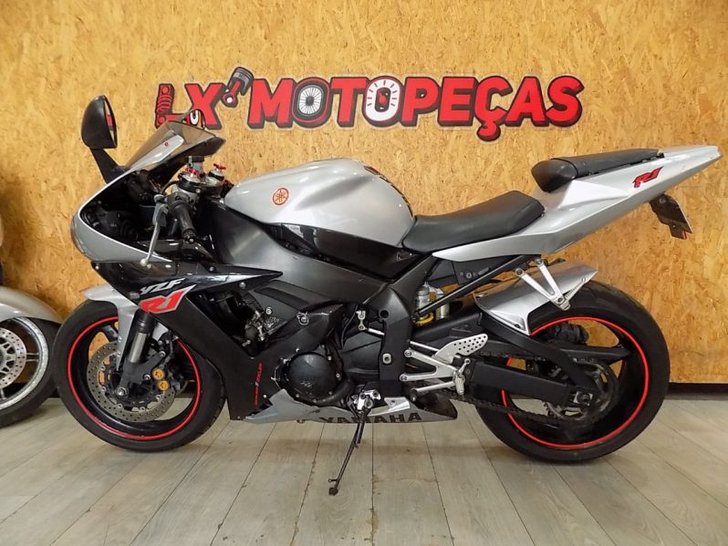 Yamaha R1 – 2002 full